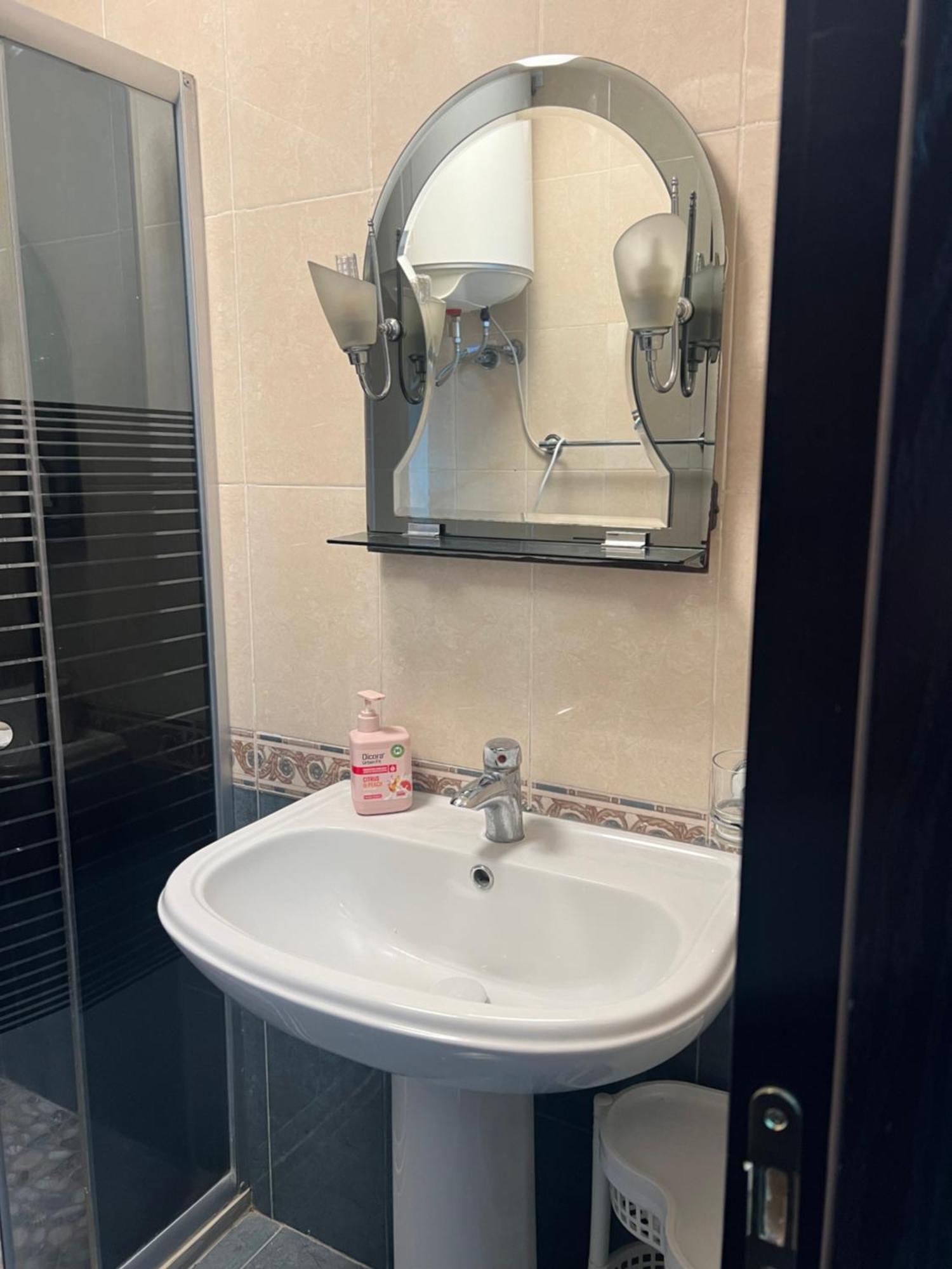 Ergi'S Studio Apartment Tirana Zewnętrze zdjęcie